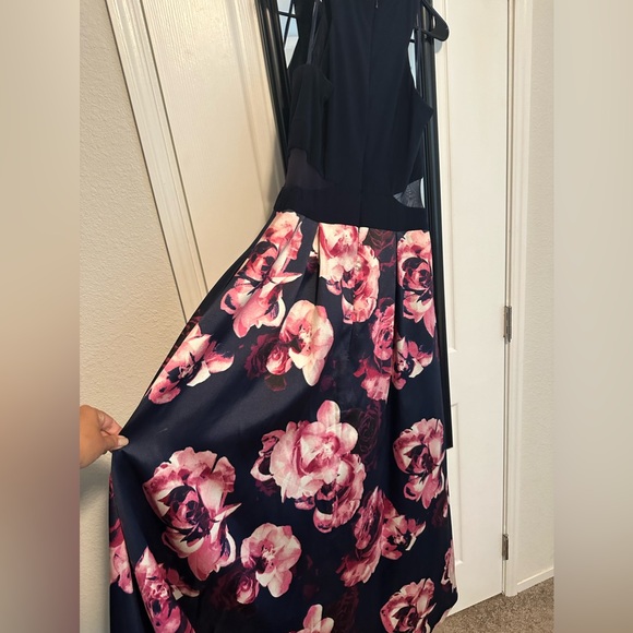 Dark blue gown, size 14P from Macys. No longer fits - Picture 3 of 6